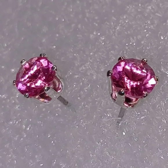 SWAROVSKI ELEMENTS (Light Pink rn-sil 7mm) Stud Earrings In Black Velvet Pouch - Picture 3 of 8